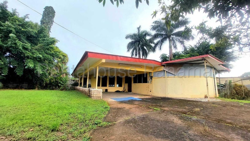 Splendid Family House - Casa en Milla 8